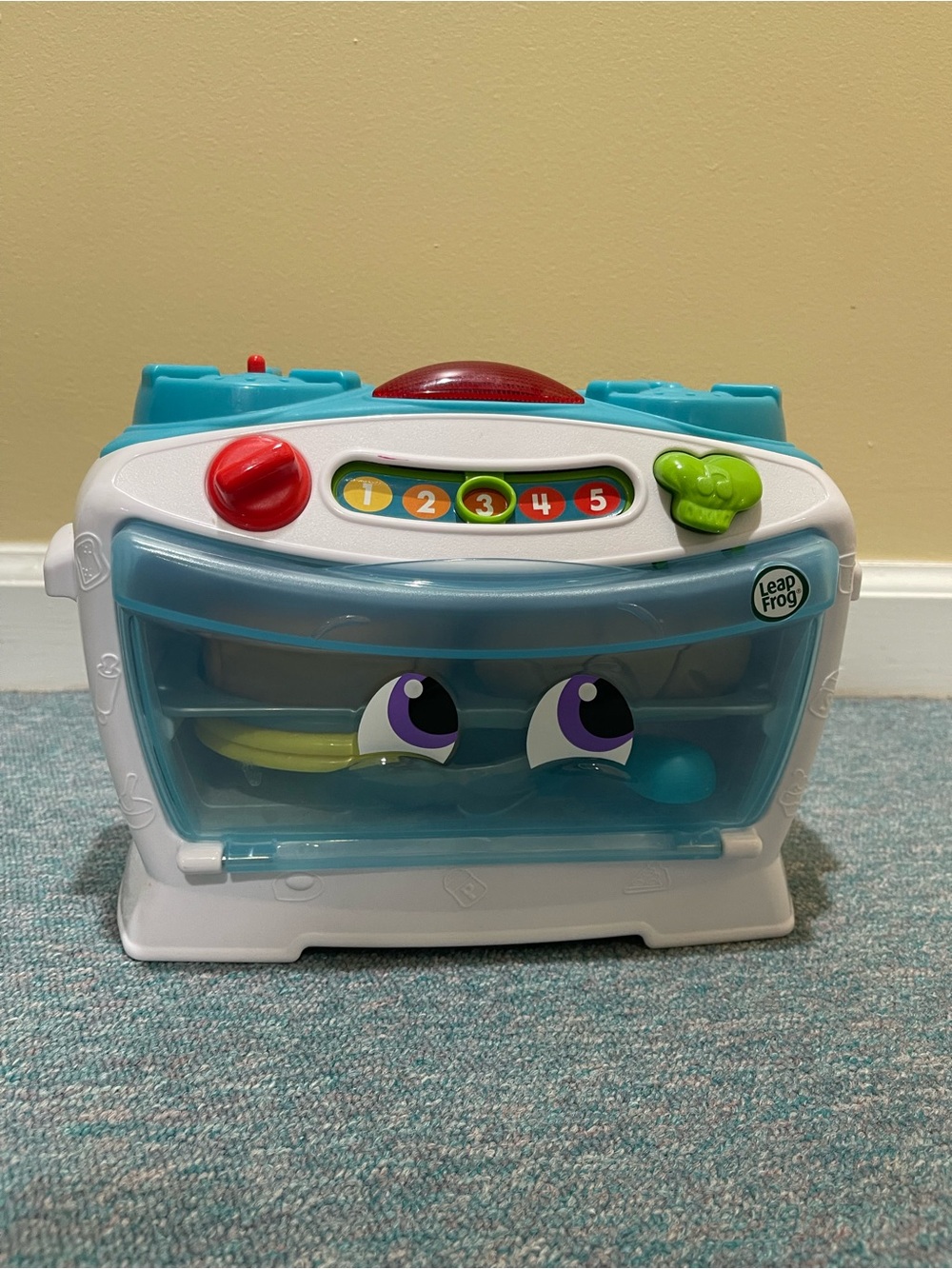 LeapFrog Blue & White Toy Oven with Interactive Buttons
